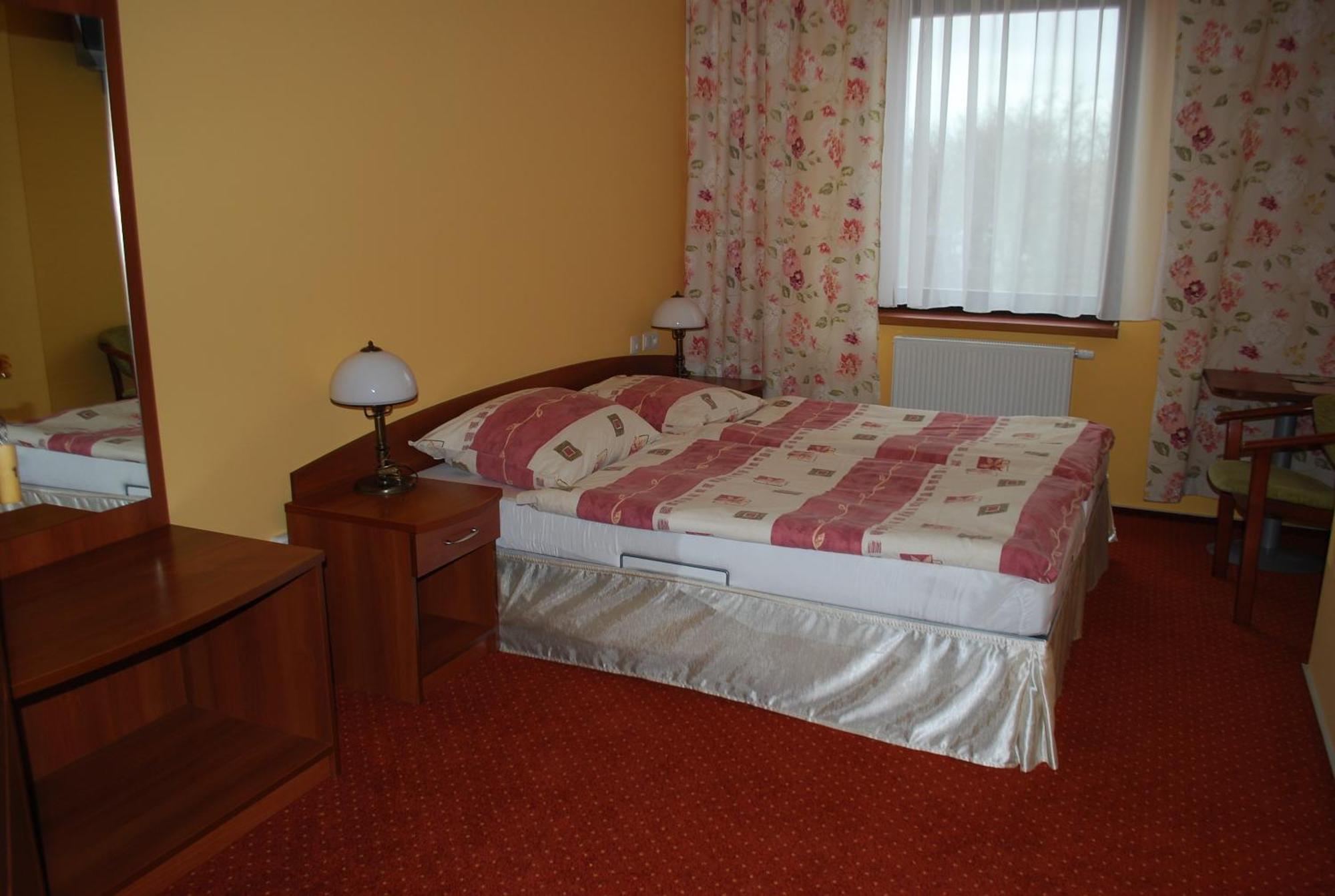 Hotel Anka Słubice Extérieur photo